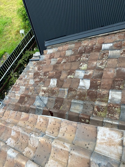 経年劣化が進行した瓦屋根